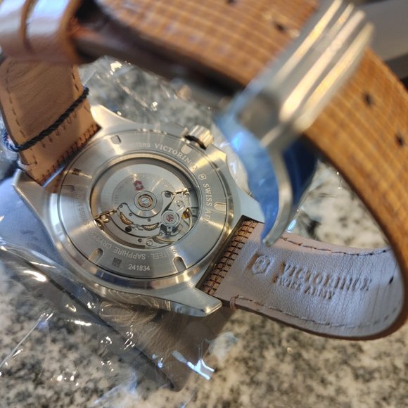 *NEW WITH TAGS* VICTORINOX I.N.O.X. MECHANICAL Blue Dial Watch 241834 - Picture 4 of 4